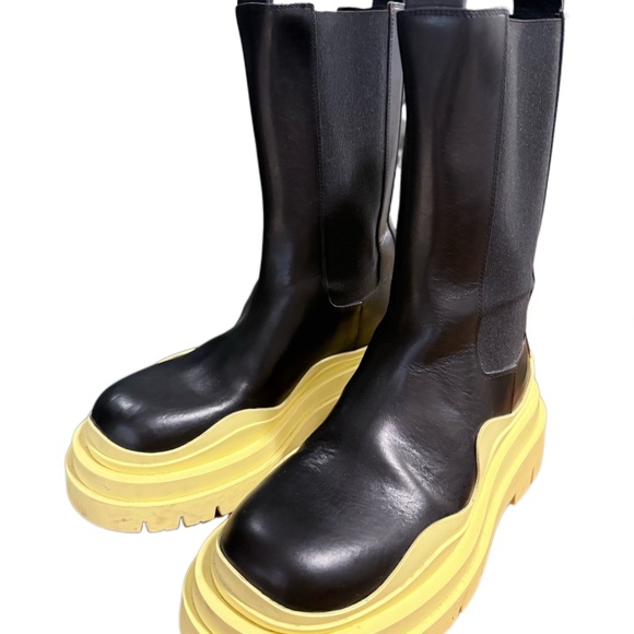 Bottega Veneta Black/Yellow Tire Chealsea Boots Women Size 35 - Picture 3 of 4